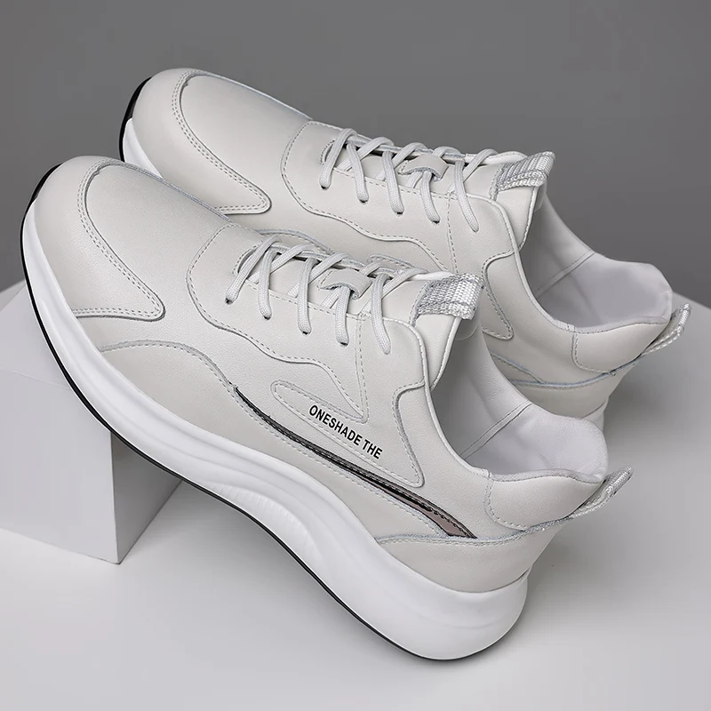 

Кроссовки, мужская обувь, новый стиль осени 2024, высококачественная мужская повседневная и универсальная дорожная обувь, белые кроссовки на толстой подошве.