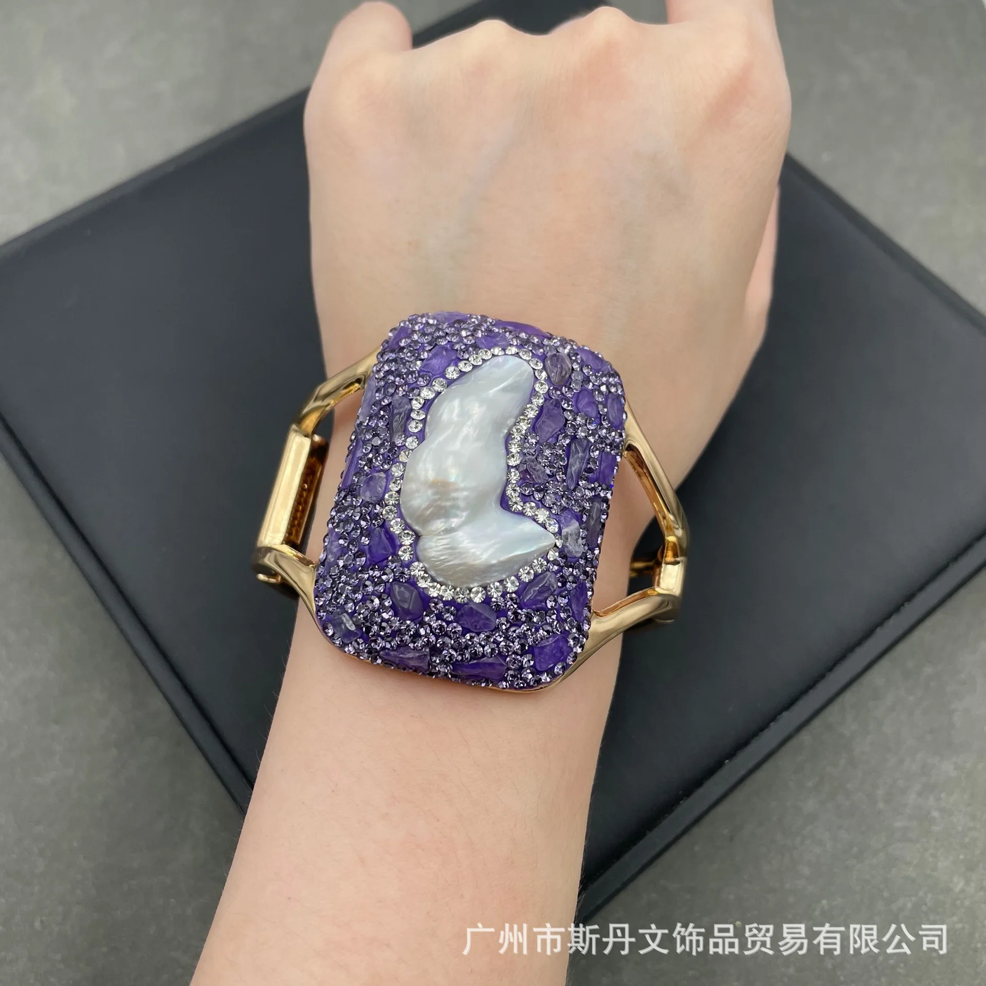 

Natural Baroque freshwater pearl bracelet, European personality Czech amethyst rough stone hand environmentally friendly color