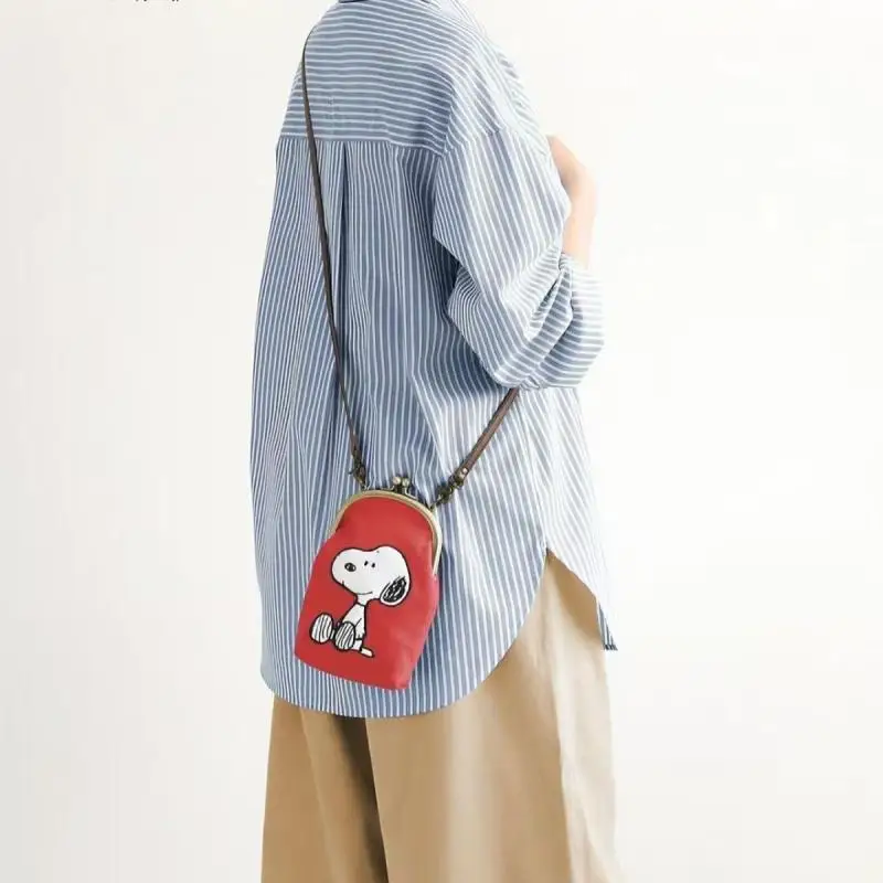 Kawali Cute Cartoon Snoopy Embroidery Kiss Lock Shoulder Bag Fashion Versatile Women Handbag Portable Phone Bag Vintage Frame