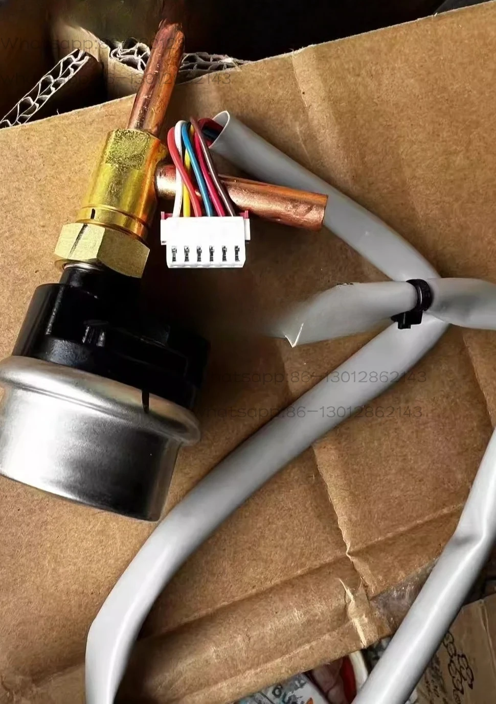 New air conditioning accessories with three flower electronic expansion valve DPF (O) 3.2 heat pump 6-wire plug