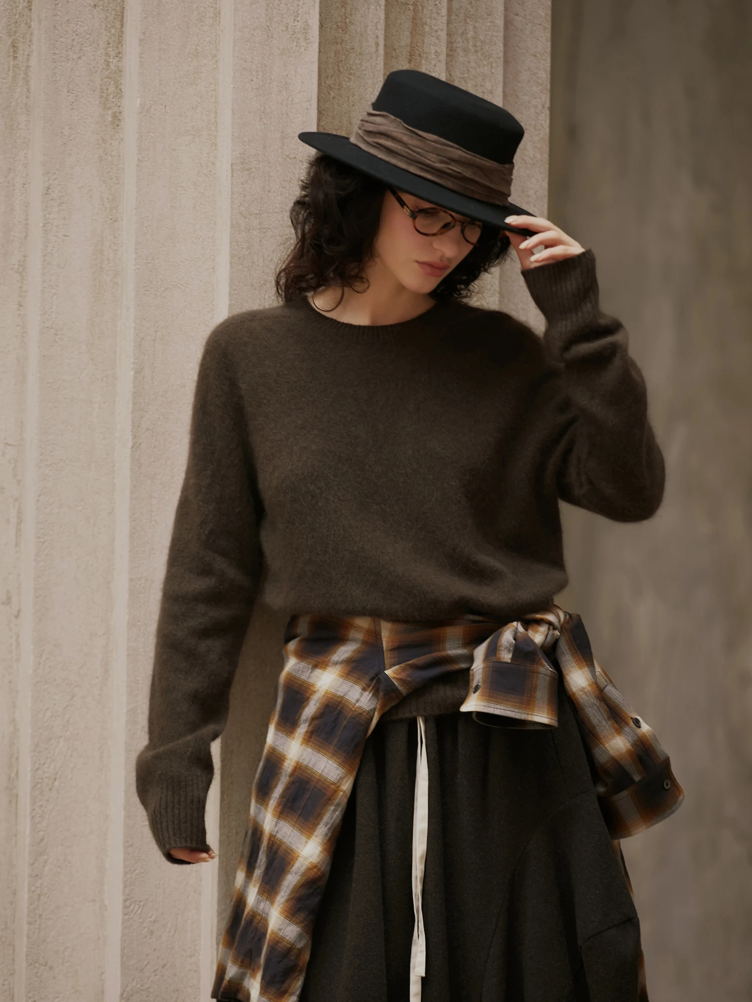 

VIMIE2025 Новая осенне-зимняя коллекция: Ретро-свитер с круглым вырезом, свободный крой, однотонный, женский, теплый, мягкий трикотаж