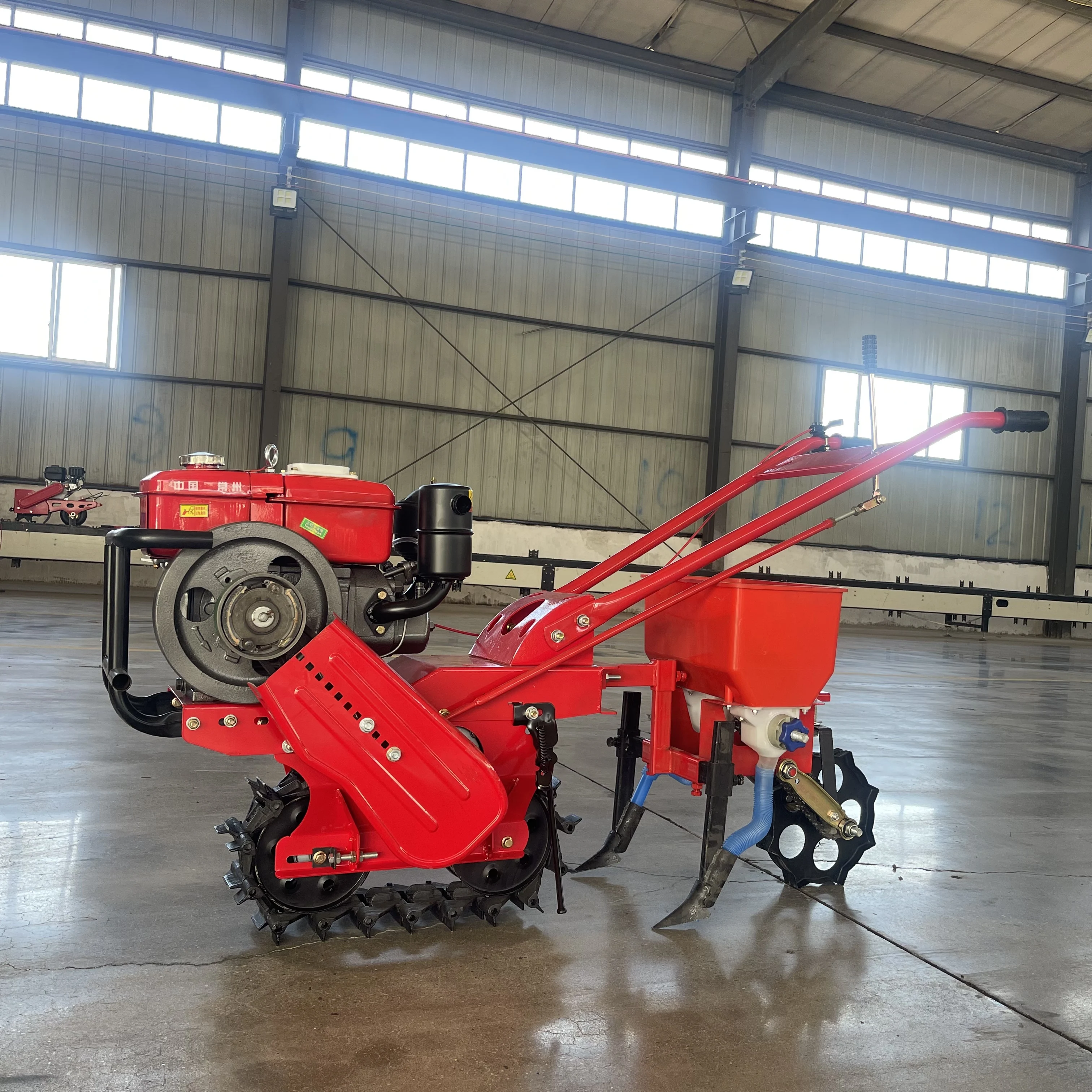 Diesel Powered Easy to Operate Mini Tiller Chain Track Mini Tiller Price Farm Cultivators Tiller Garden Cultivator