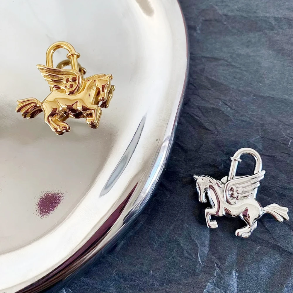 Bag Pendant For Bags Pegasus Lock Charm All-steel Animal Metal Lock Bag Pendant High-end Charm Neckl Aceaccessories