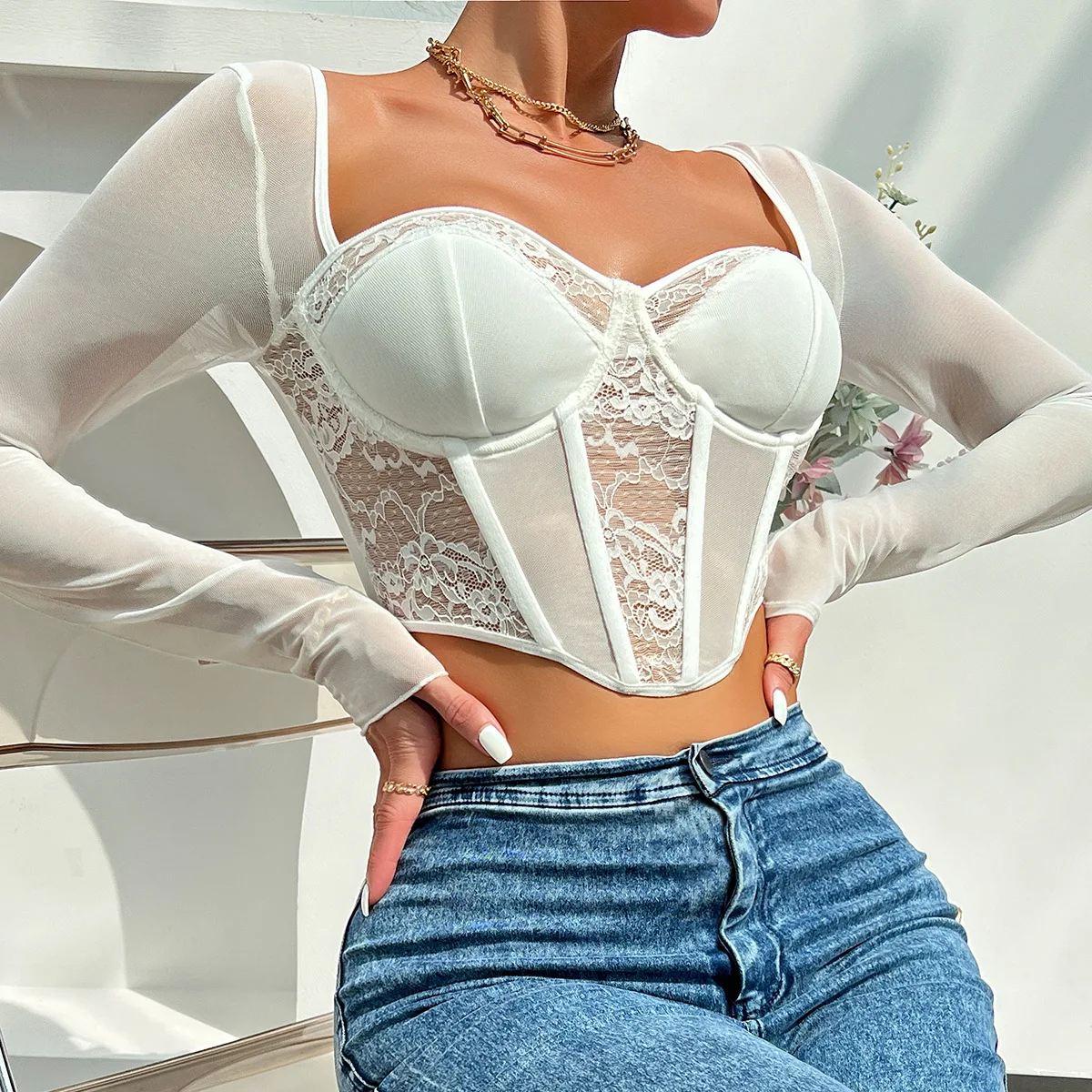 Selección de primavera Chic Sexy cuello en V manga larga Top corto de malla mujeres negro encaje bordado ahueca hacia fuera blusas delgadas transparentes