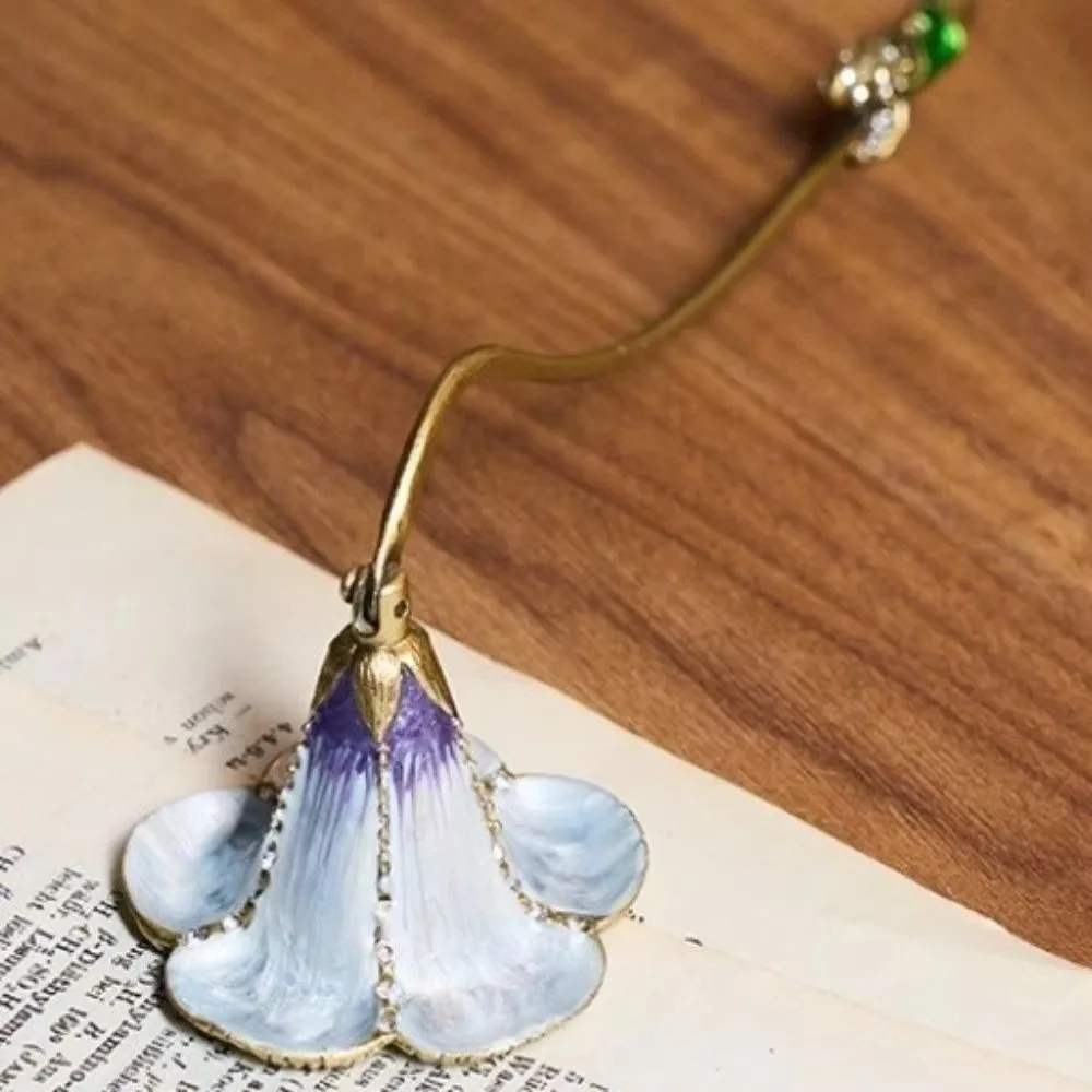 Long Handle Candle Snuffer Vintage Style Exquisite Design Decorative Candle Extinguisher Metal Flower Candle Snuffer