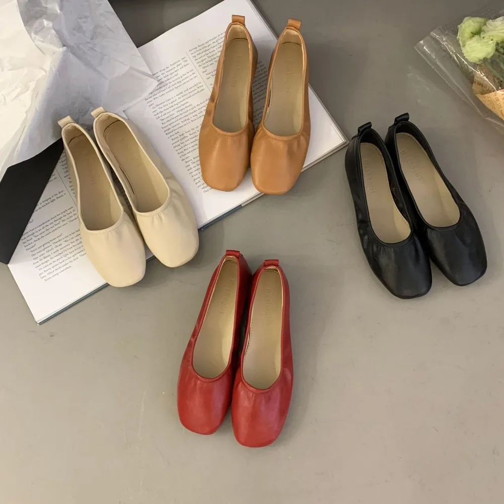 2026 Women Shoes Brand Designer Ballet Flats Woman Round Toe Japanned Leather Flats Vintage Narrow Band Loafers
