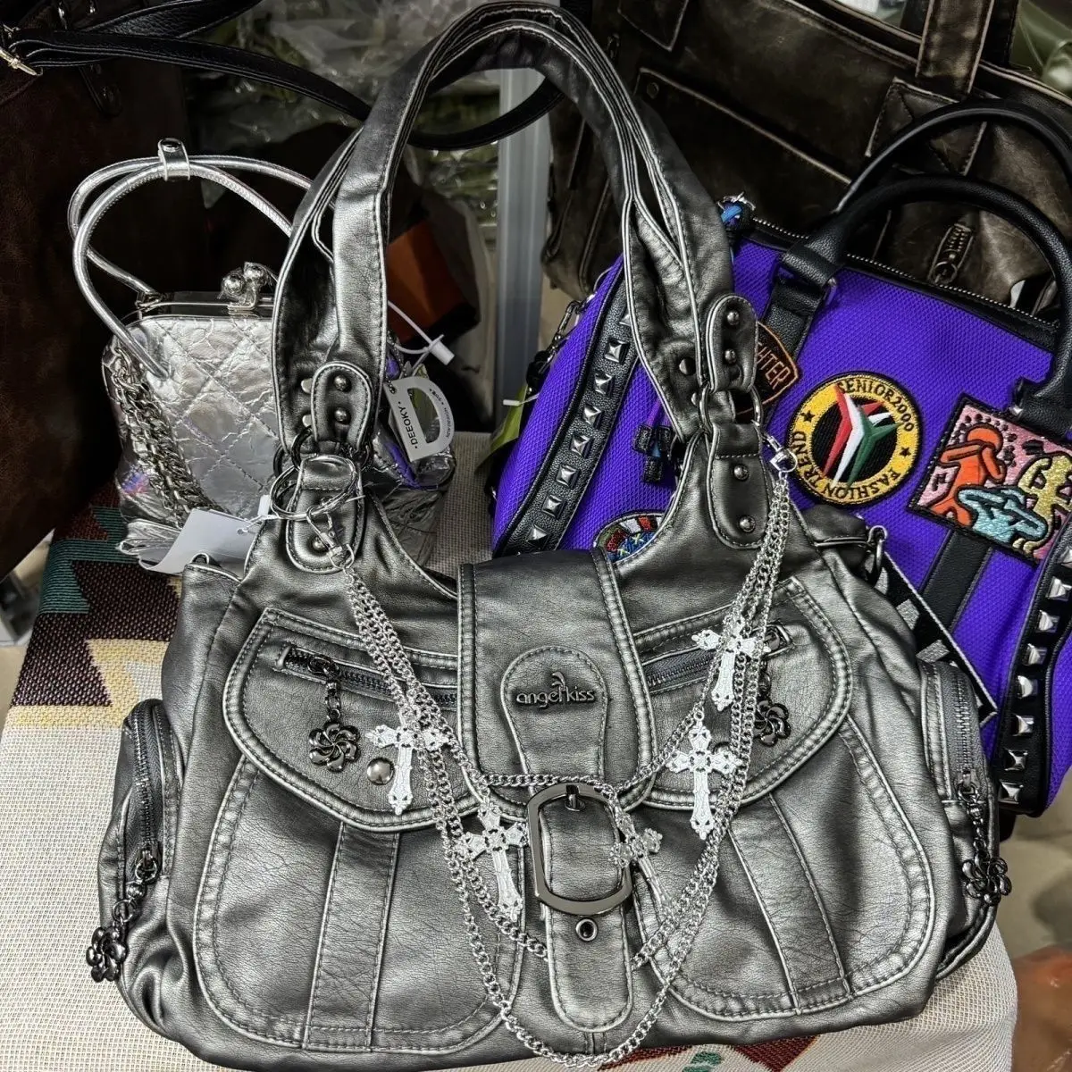 

Women Grunge Handbags Large Capacity Luxury Fashion Design Shoulder Bag Black Y2k Handbag Big Chain Rock Punk Shoulder Bags New