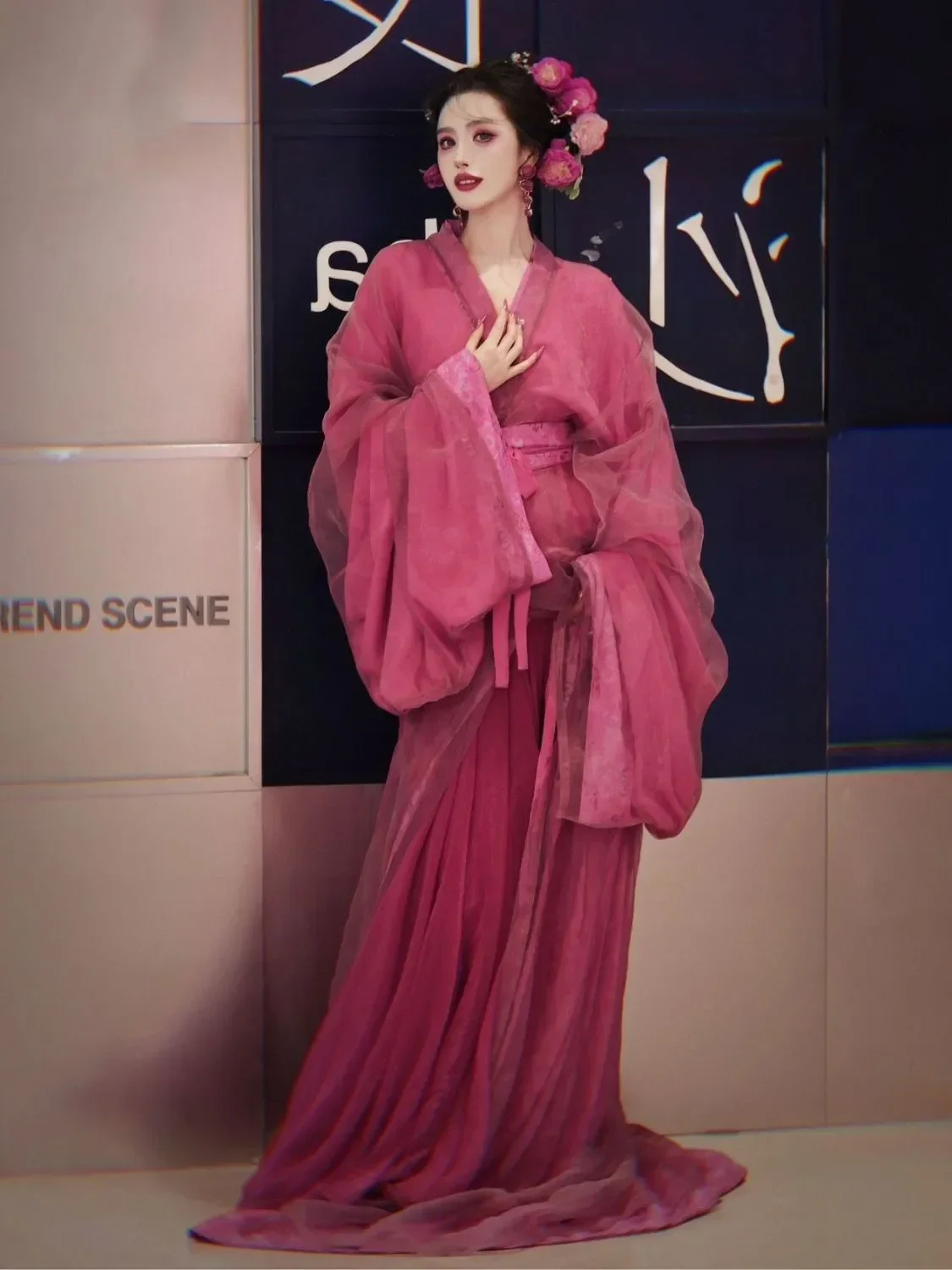 الصينية القديمة Hanfu الإناث 2026 فستان صيفي جديد Hanfu فستان المرأة هالوين الجنية تأثيري حلي أداء زي