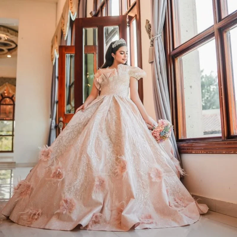 Shiny light pink Quinceanera Dress off-shoulder Lace glitter decal Long tail vestidos de 15 Quinceanera ﻿Customize