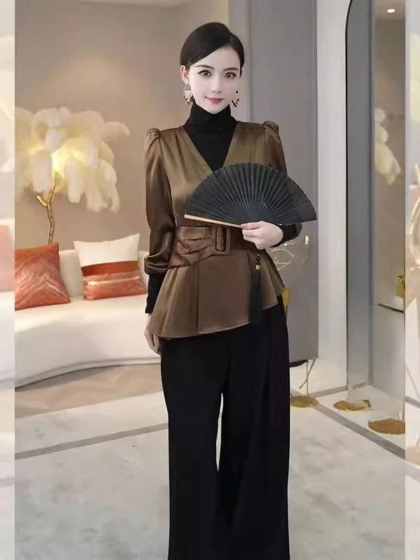 2025 printemps automne femmes col roulé col en V manches bouffantes ceinture irrégulière Imitation soie chemise haute, femme chemise haute hauts chemises