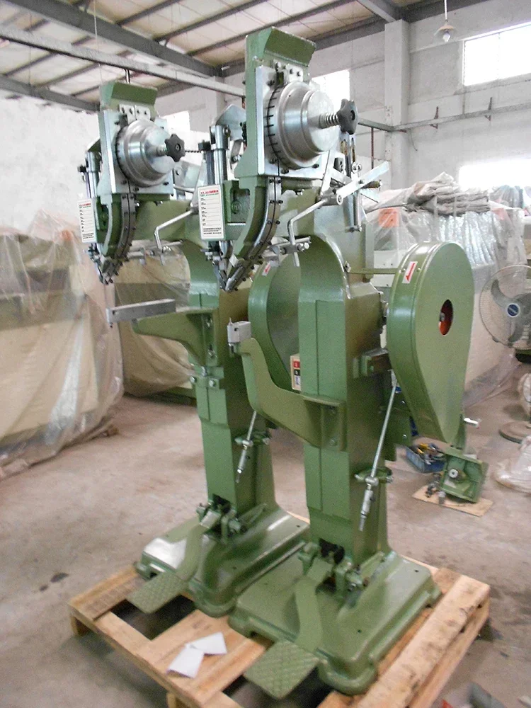 Máquina remachadora de portapapeles de tipo medio hecha a medida, máquina remachadora de coche, remaches de freno pequeños, mesín completo, Paku Keling Otomatis