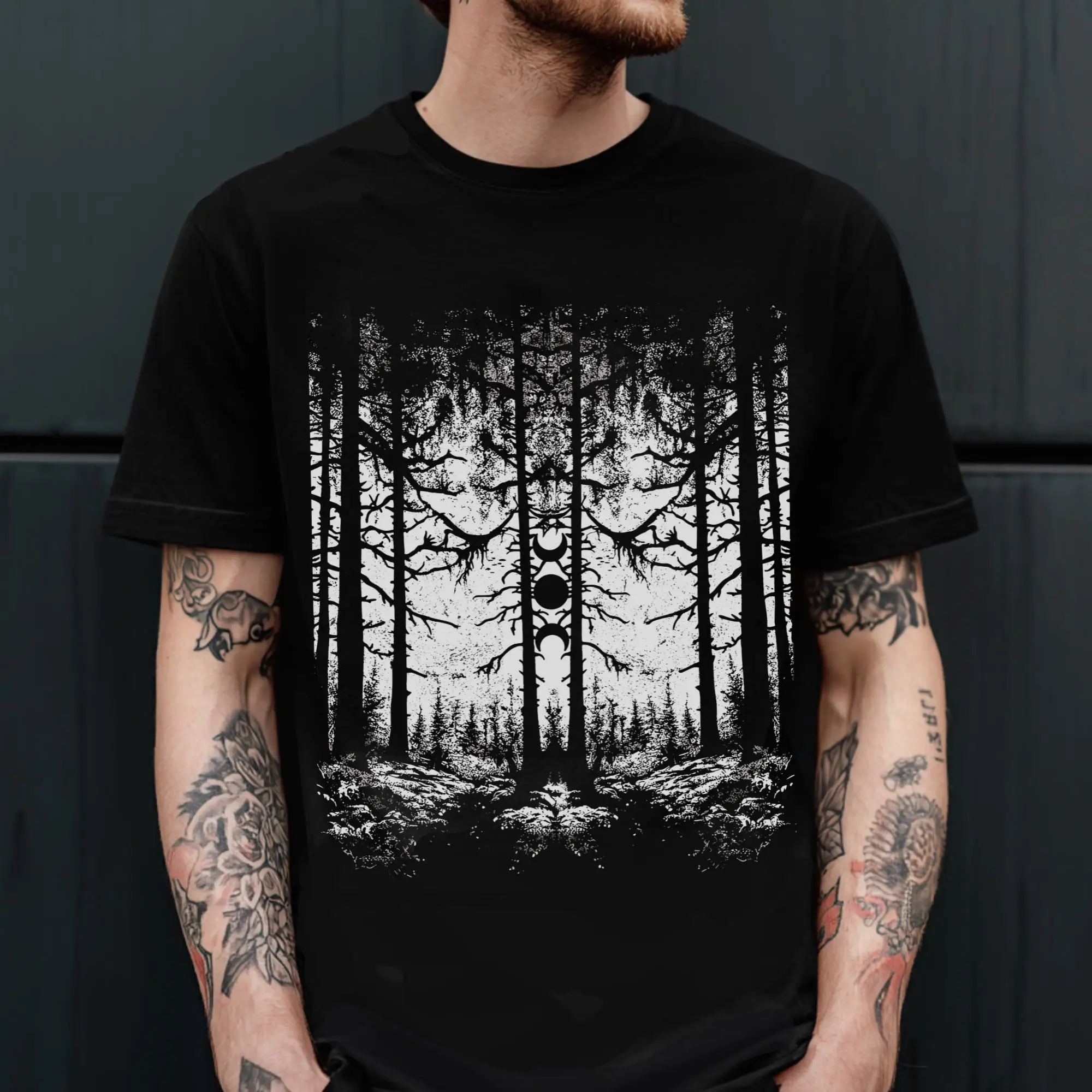 Gothic Skull T-Shirt – Ornate Baroque Frame & Inverted Pentagram Graphic – Dark Occult Art Tee – Edgy Alternative Streetwear Top