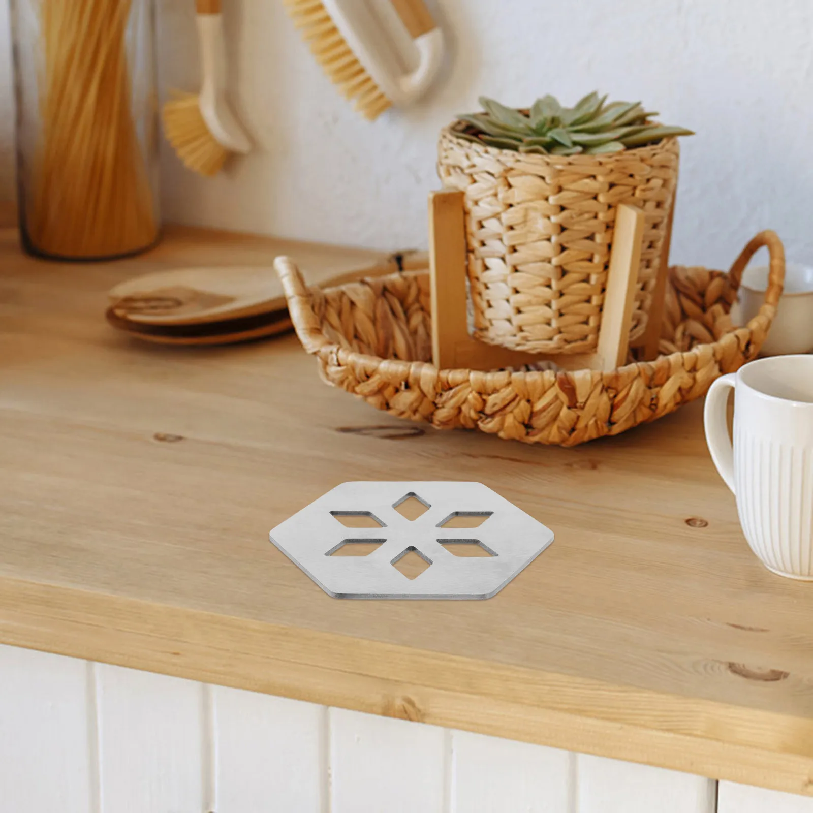 

Set of 4 Stainless Steel Drink Coasters Minimalist Style for Coffee Bar Wine Bottle Saucers Table Top Decor Luxury Metal