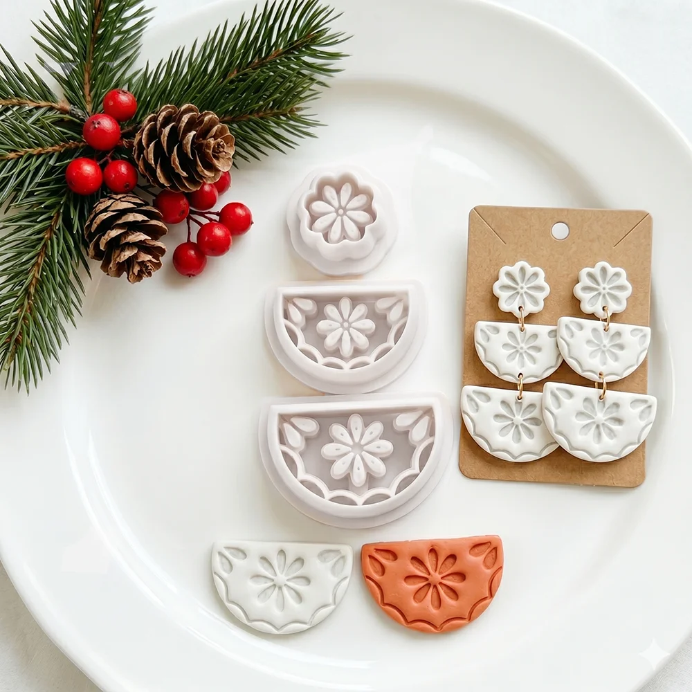 3-teiliges Set Ohrring-Herstellungswerkzeug im Boho-Stil, Gemusterter Polymer Clay Cutter, Filigrane Blumenform Polymer Clay Form, DIY Schmuckwerkzeug – Detail 1