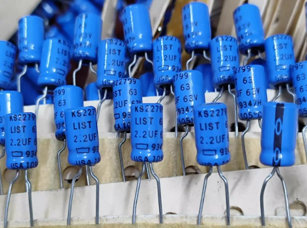 

10pcs/lot original SPRAGUE KS22799 LIST 63V 2.2UF 6x11mm high-end antique fever audio capacitor free shipping