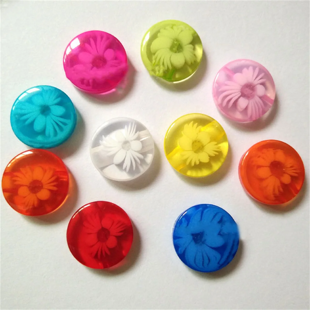 100pcs 13mm dark eye transparent flower sweater buttons Glossy resin buttons colored flower high-grade buttons