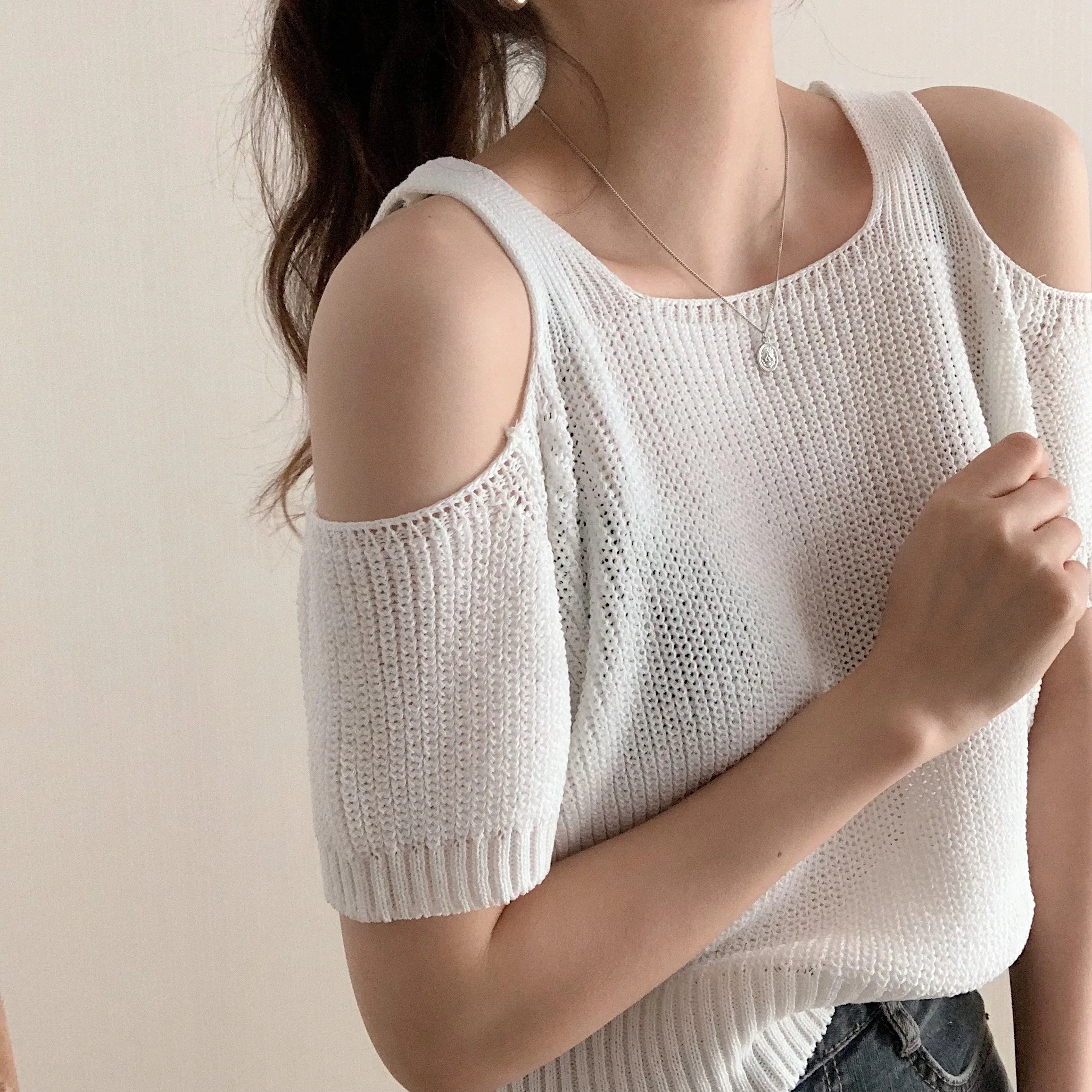

Dongda Gate Summer 2025 Sweet Hollow out oulder Thin Pure Color Loose Knitted Top Cute Sle round Ne ort Sve T-irt
