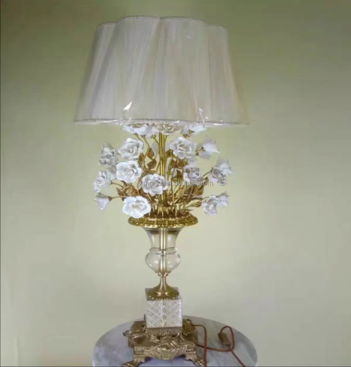 

Classical crystal flower carving elegant table lamp European style living room villa gold luxury flower copper lamp