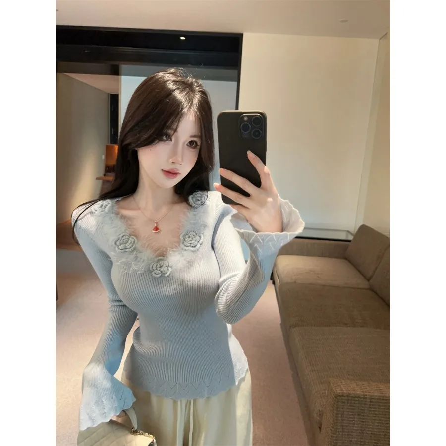 Slim Fit V-Neck Knitted Sweater Floral Patchwork Furry Texture Base Layer Autumn Winter Women's Fashion Design Sense Knitwear