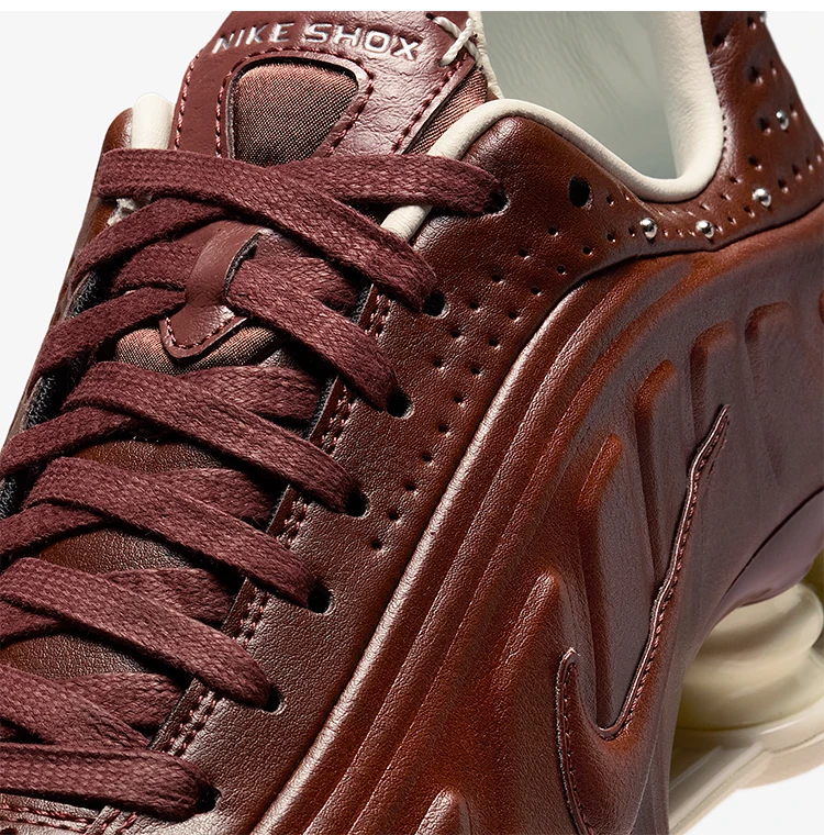 Original Nike Shox R4 Damen-Laufschuhe mit Luftpolsterung und niedrigem Schaft IM6690-220 – Detail 9