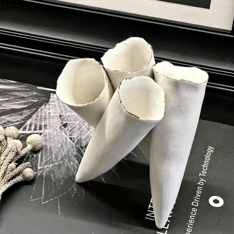 White Four Legged Cone-shaped Ceramic Vase Art Flower Vessels Flower Arrangement Dried Flower Vases Ornament Decorative Vases