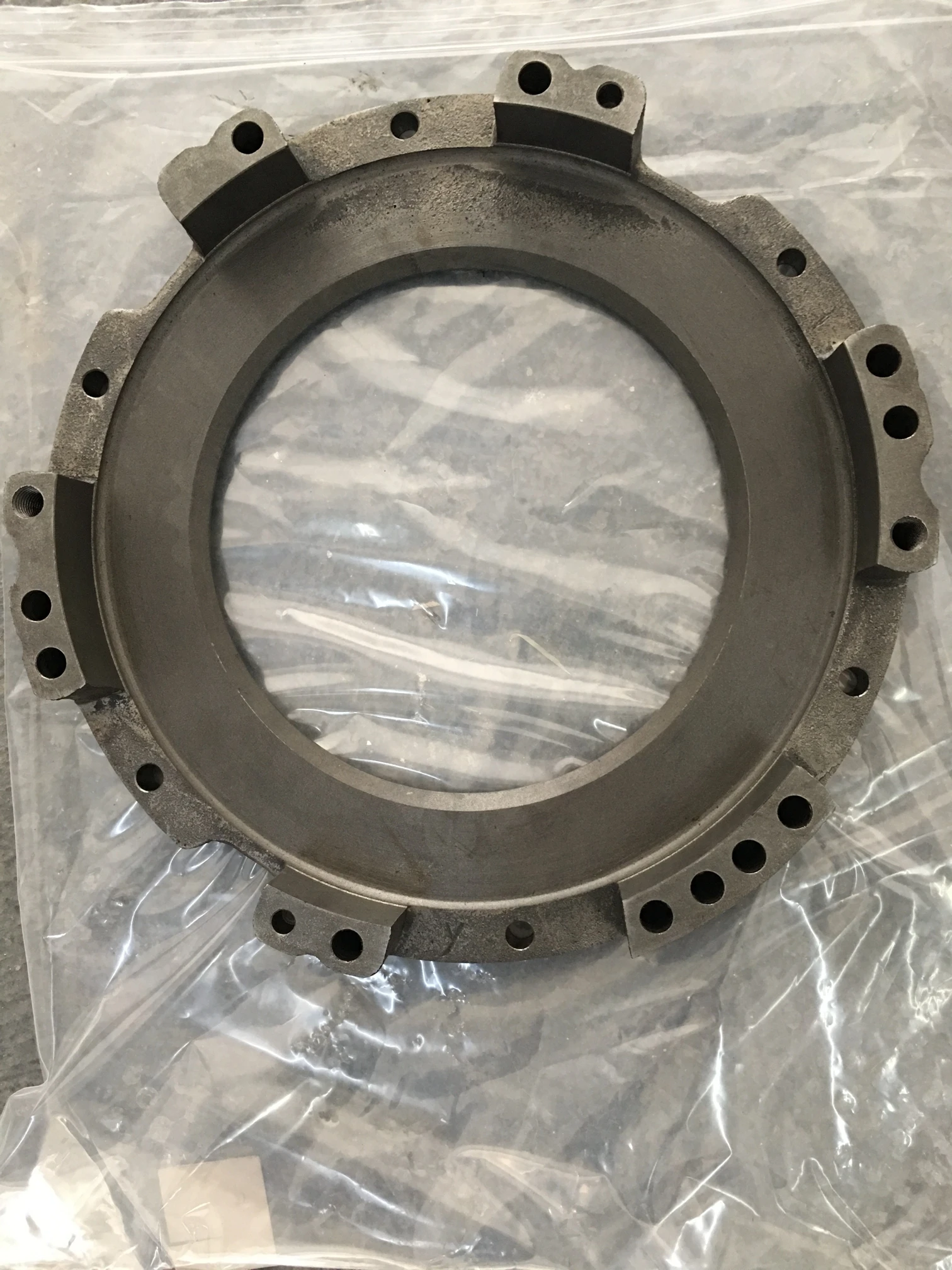 SD16 bulldozer 16Y-15-00076 bulldozer transmission housing