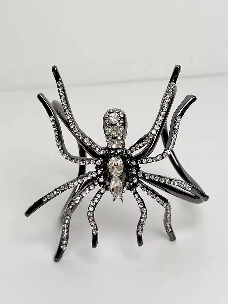 Exaggerated Metal Black Shiny Large Spider Open Bracelets for Women Girls Unique Creative Party Jewelry Accessories New