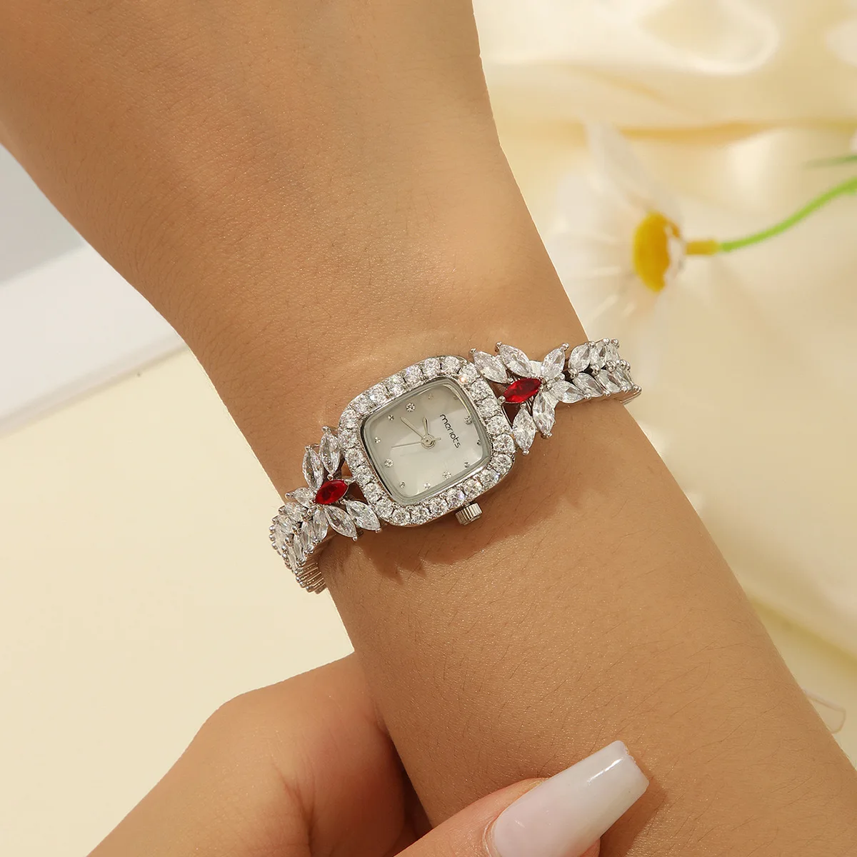 Luxury Women Geometric Watches Cubic Zircon Elements Crystal Bracelet Watch for Wedding Party Evening Wear Bride Watches Jewelry