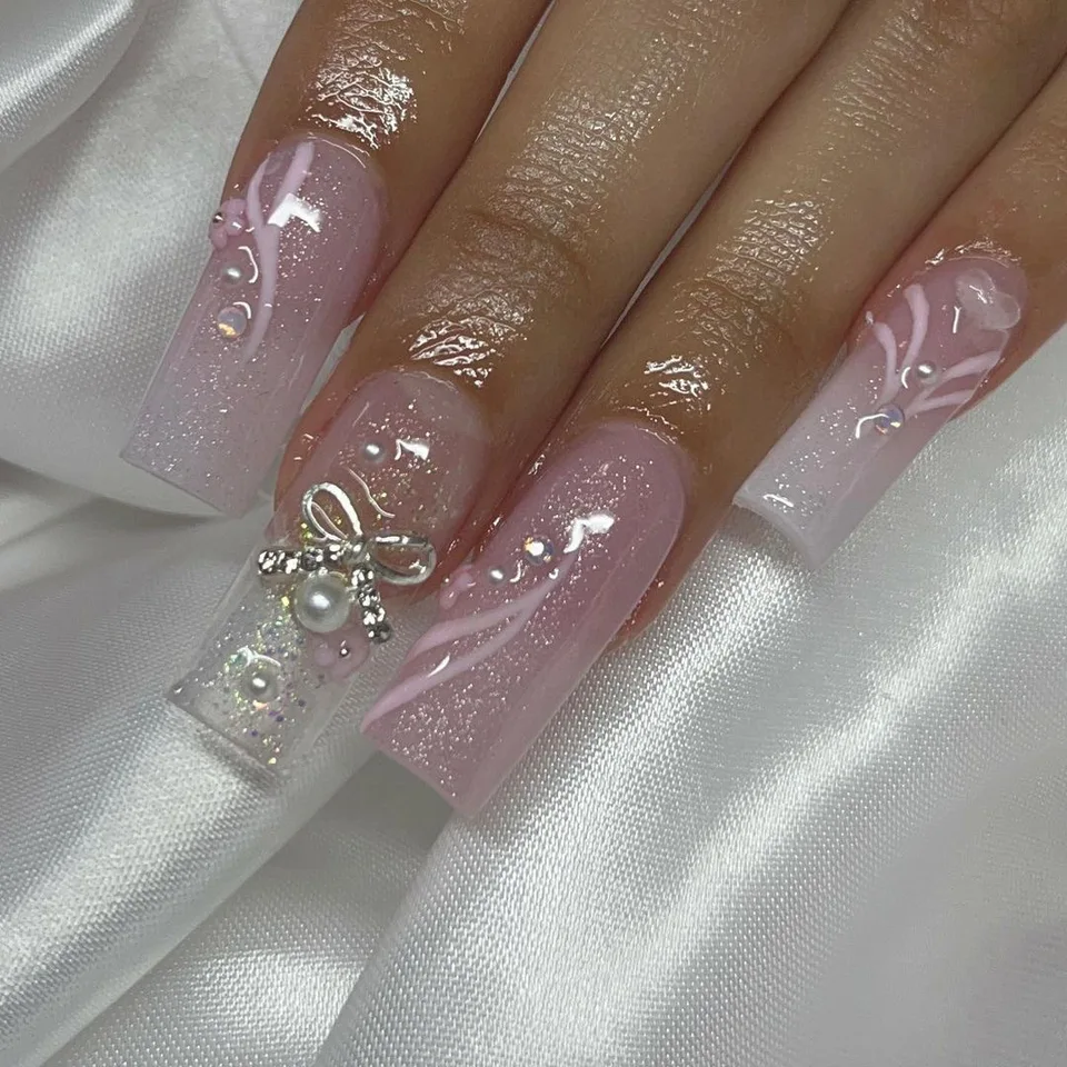 Uñas postizas largas desmontables de acabado blanco mate con diseño romántico de labios rojos para San Valentín, uñas de presión 3