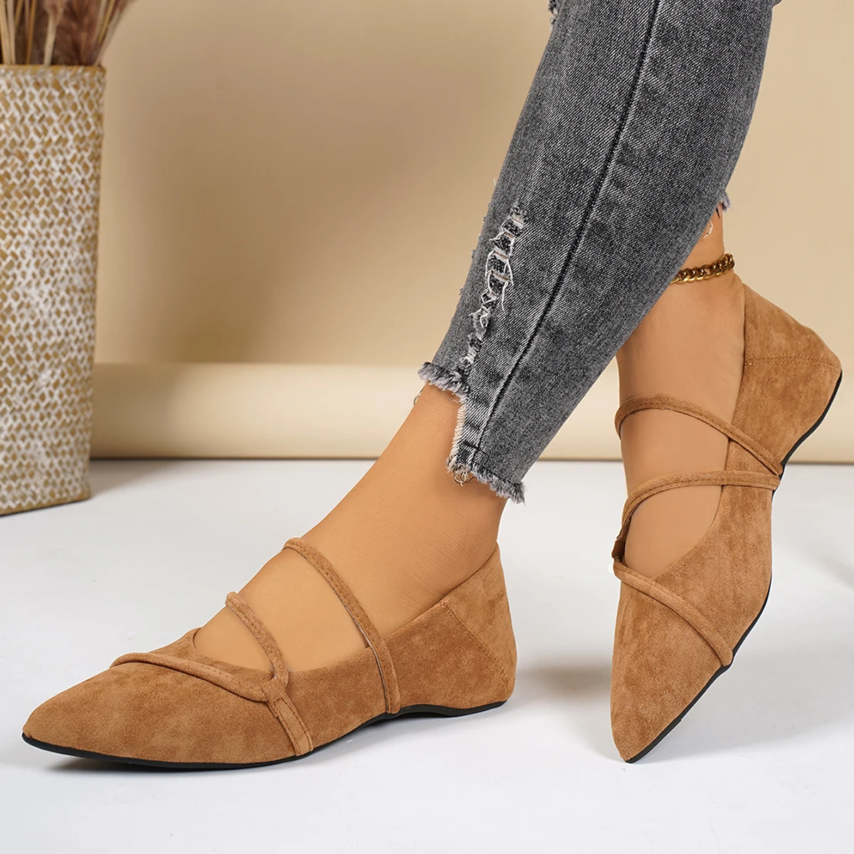 Sepatu Mary Jane Wanita Warna Solid Hak Rendah Musim Semi dan Gugur Model Runcing dengan Sepatu Hak Rendah Alas Datar