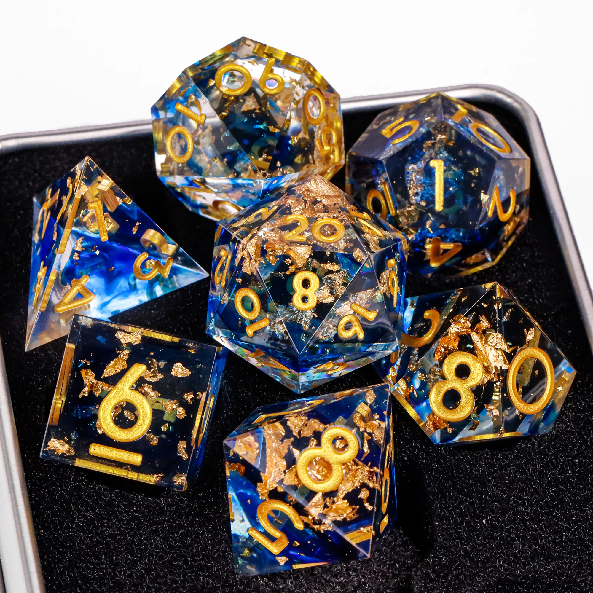 

Набор синих полимерных кубиков для D&D, 7 шт., многогранные кубики для Dungeons and Dragons, RPG, ролевых игр, D4, D6, D8, D10, D12, D20