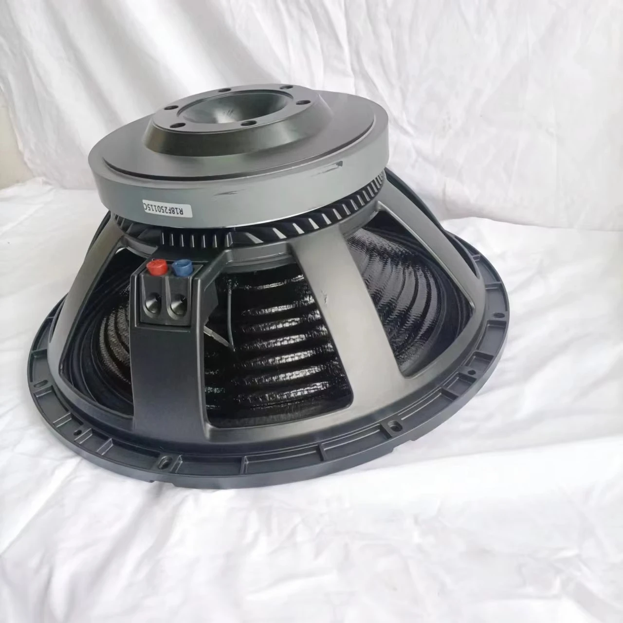 4pcs Factory Price 18 Inch 3600W Max Power Outdoor 4.5 Inch Coil Heavy Subwoofer 20kg High End Loudspeaker Manufacturer