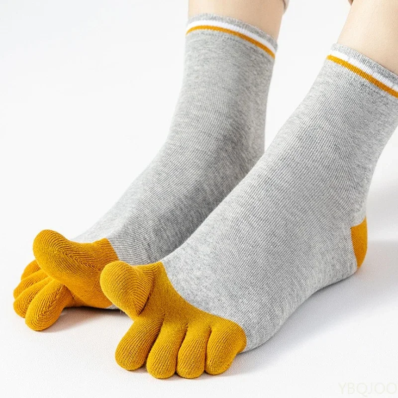 

5 Pairs of Spring and Autumn Fashionable Mid Leg Men's Five Finger Socks Sweat Absorbing and Breathable Split Toe Men's Socks