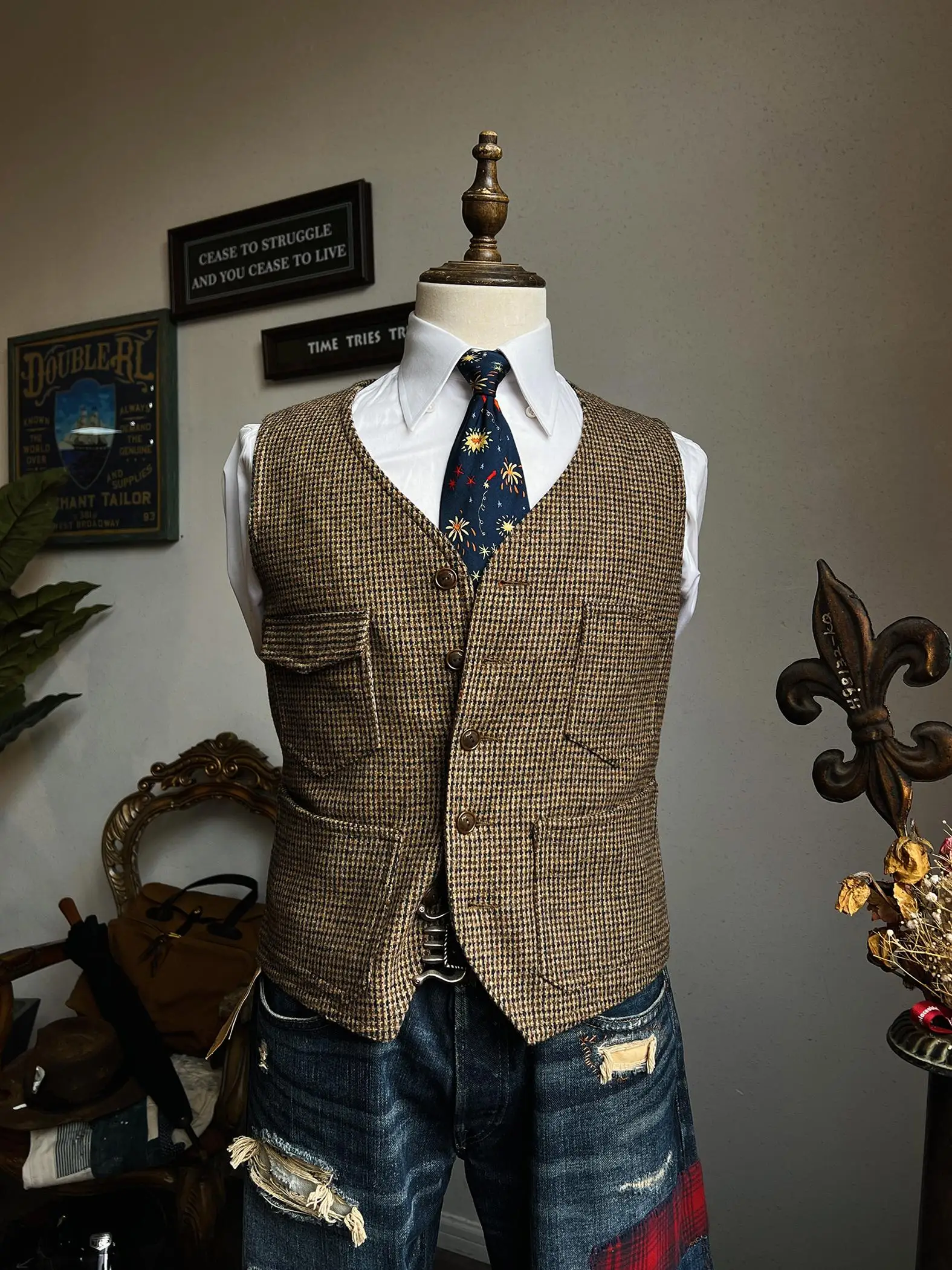 

Tailor Brando American Vintage 65% Wool 580g Heavyweight Tweed Men's Vest