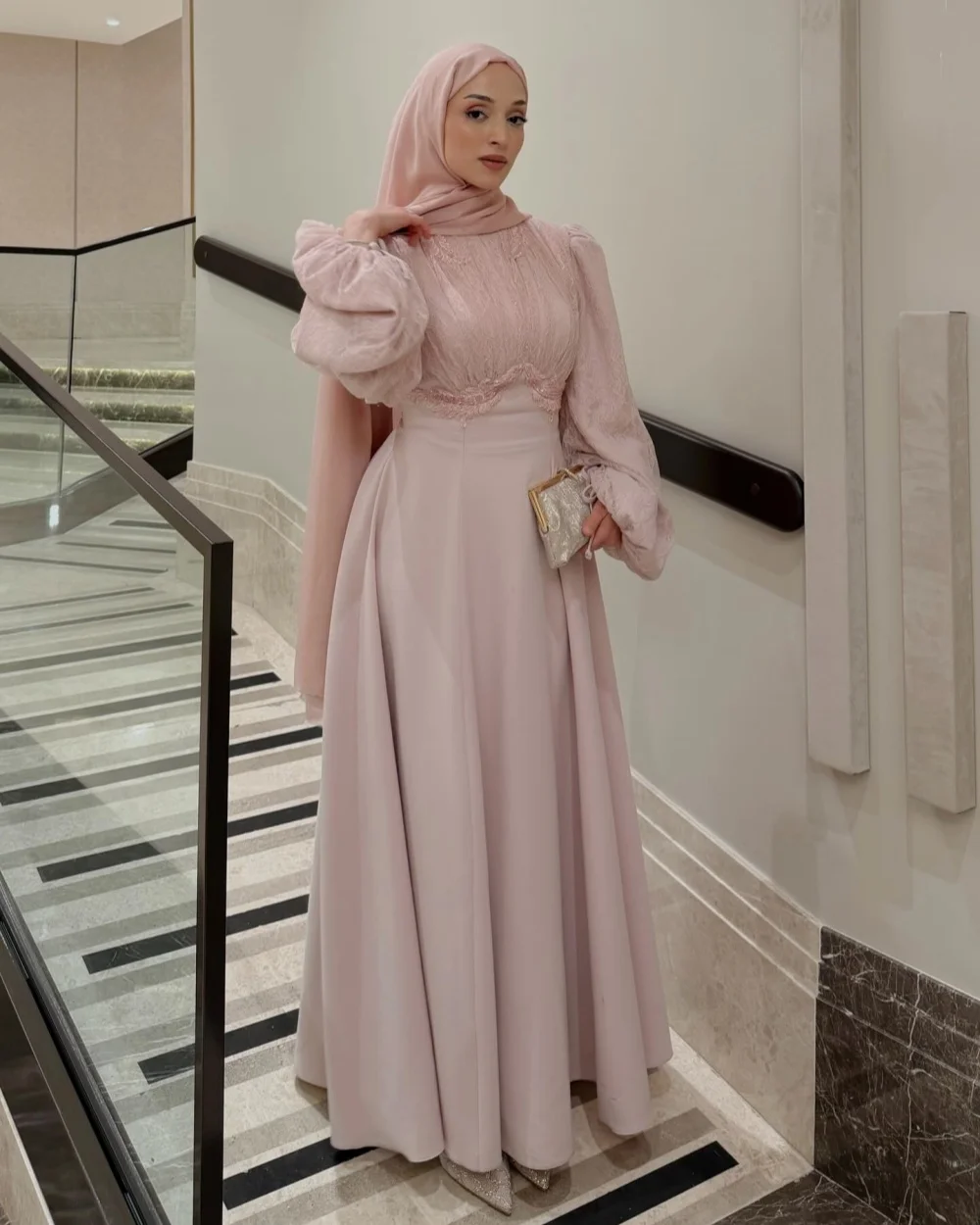 

Customized Modern Style Women Jersey Lace Ruched A-line Evening Dresses Arabic High Collar Long Sleeves Floor Lenght Party Gowns