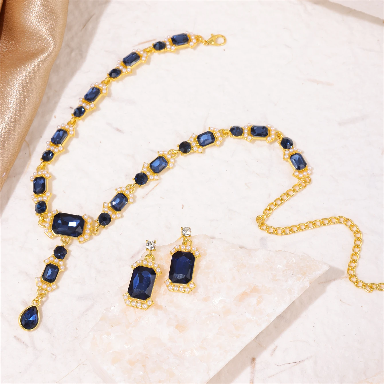 An Elegant Bride Rhinestone Necklace Earring Set Arab Ladies Party Holiday Wearing Jewelry Fake Pearl Inlaid Neck Chain
