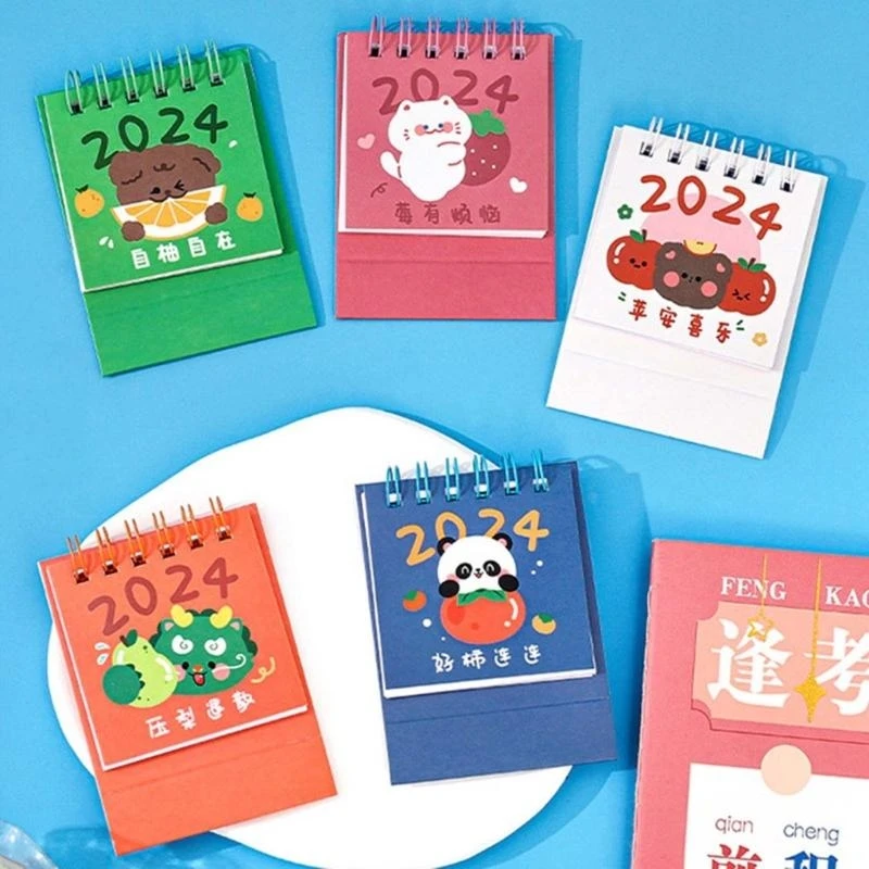 Ally Desktop Calendar、2024 Mini Cartoon Home Office School Decorationsの月刊プランナーをめくる
