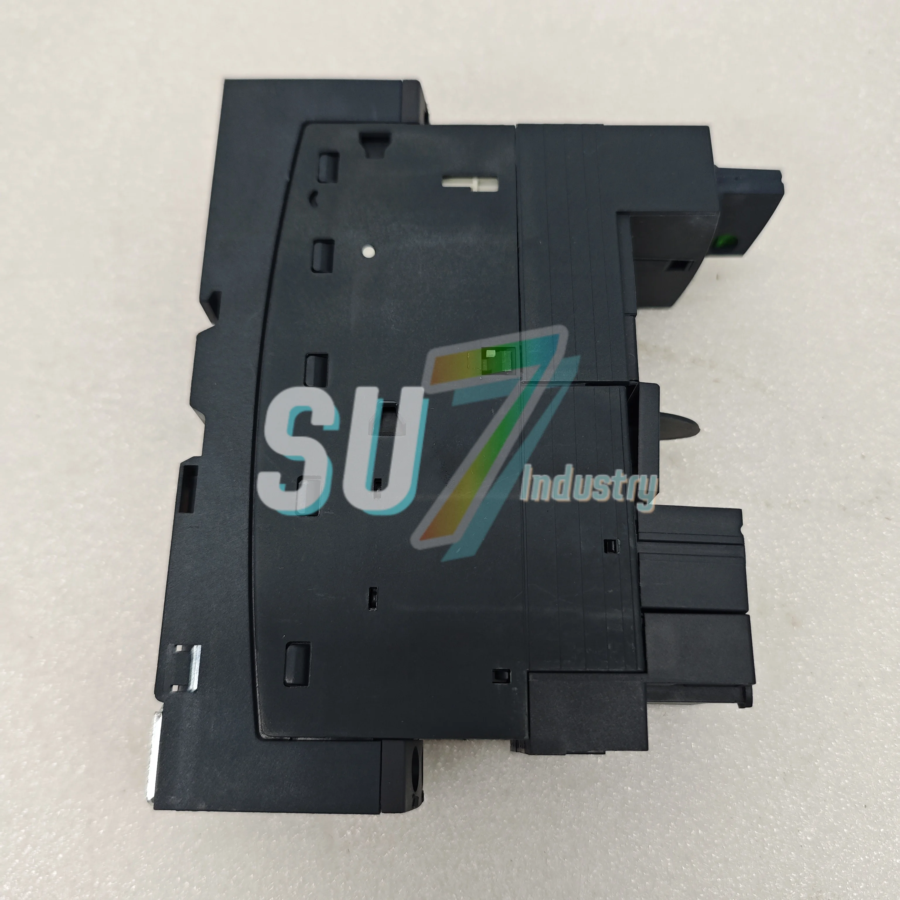 LUB32 モータースターターベース 新品 倉庫内