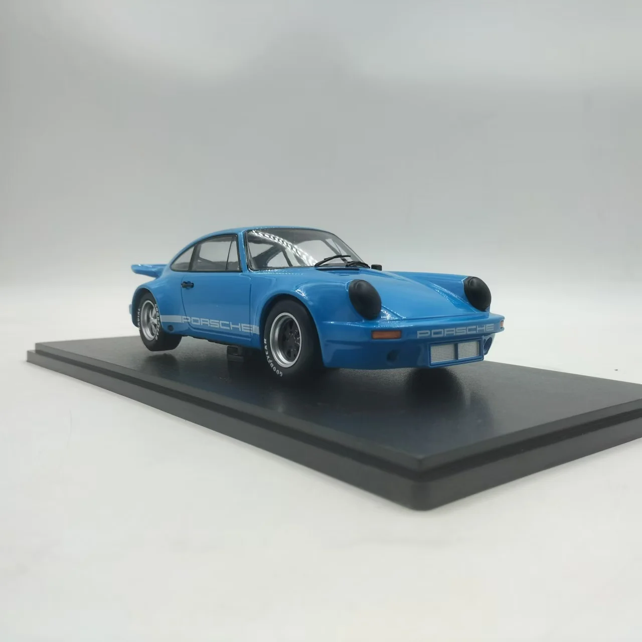 SCALE Die-cast 1:18 Scale Porsche 911 Carrera RSR 3.0 Sports Car Simulation Alloy Car Model Fans Collection Home Decoration