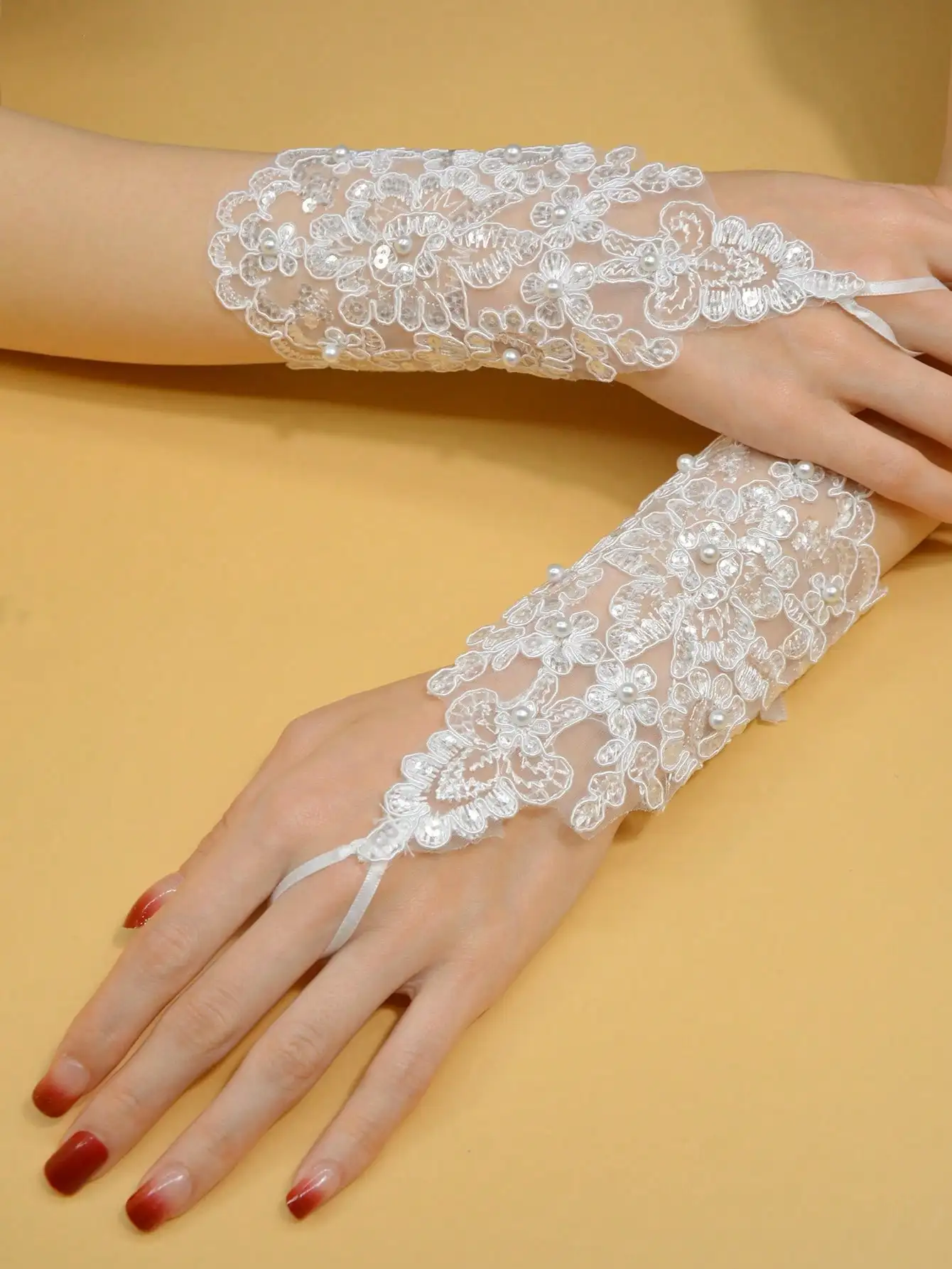 White tulle wedding dress gloves Short elegant petal pearl bow mesh bridal gloves versatile photo accessories pearl retro