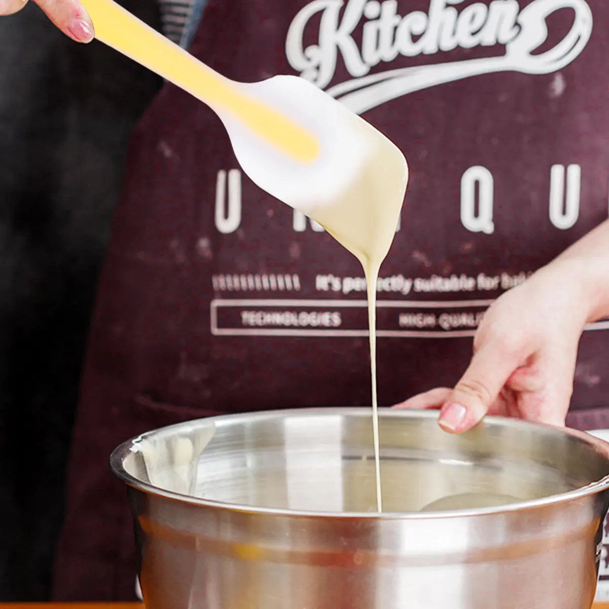 

2Pcs Silicone Scraper Large Cream Spreader Double Curved Flexible Baking Tool Cake Decorating Mixing Silicone Scraper