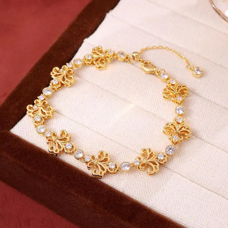 

High color preservation 18K gold French heavy-duty hollow iris bracelet female birthday gift daily commuting choice