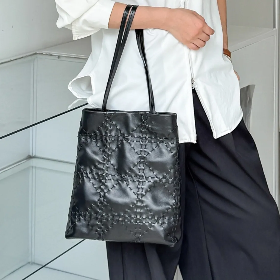 

Light Luxury High Quality 2025 New Tote Bag Diamond Grid Vertical Casual Versatile Large Capacity Shoulder Women's Bag
