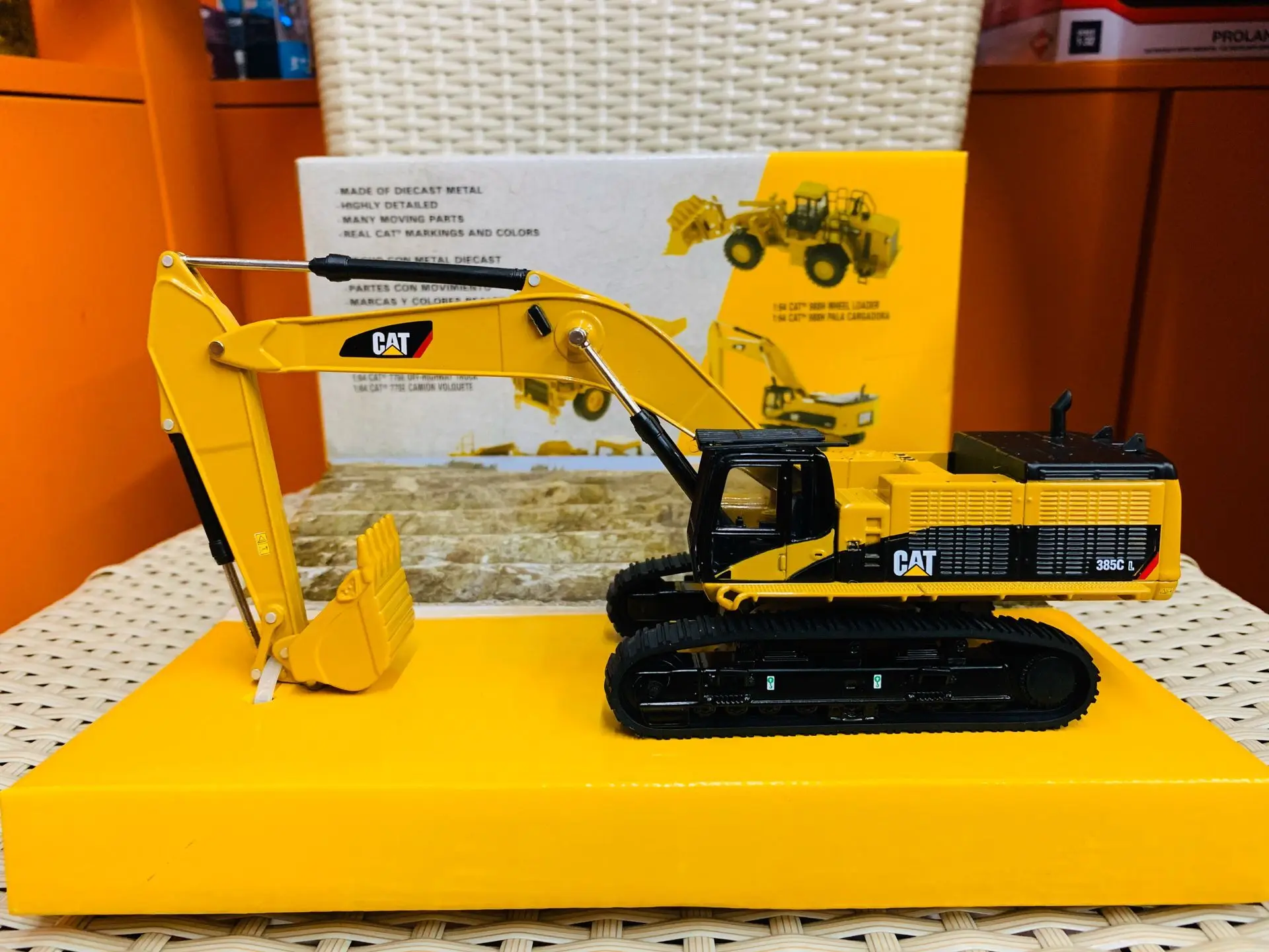 385C Hidraulic Excavator Hydraulica 1/64 Scale DieCast Model DM85694