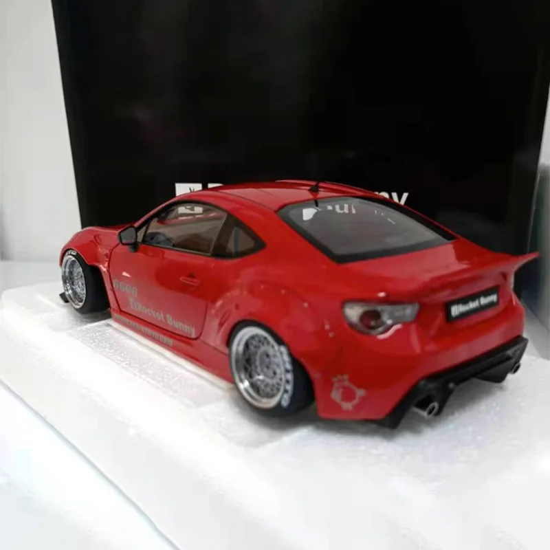AUTOART 1:18 Scale 86 Rocket Bunny Wide-body Plastic Car Model
