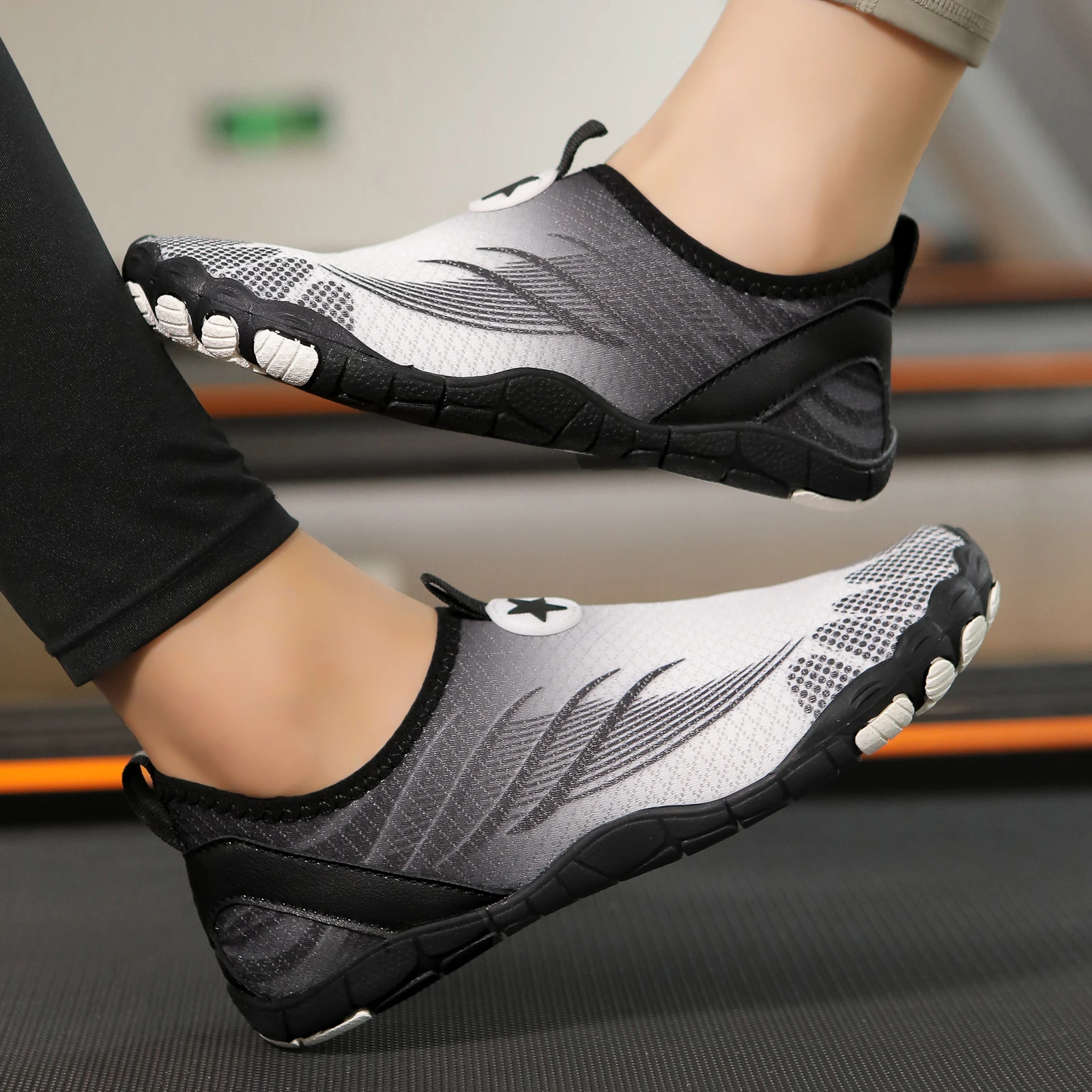 Unisex Wading Shoes Quick-Dry Aqua Shoes Running Fitness Sneakers Beach Sports Swim Sandals Barefoot Surfing Diving Sneakers