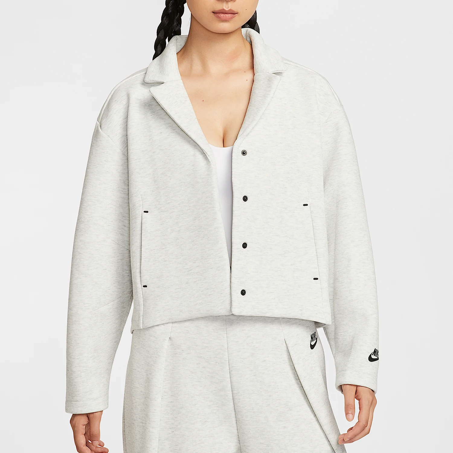 

Nike genuine Sportswear Women's Slim Fit Simple Knit Jacket HV2452-013