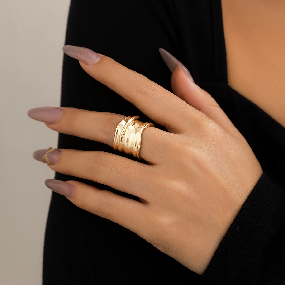 

IngeSight.Z Retro Geometric Open Wave Metal Wide Ring for Women Punk Gold Color Adjustable Finger Ring Party Jewelry Gift