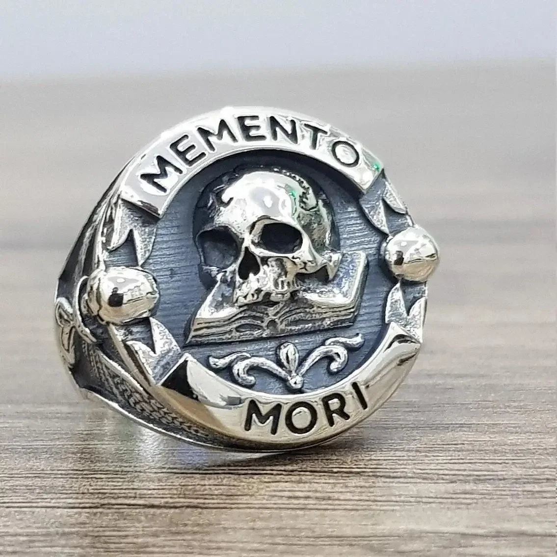 2022 European and American Best Selling Memento Mori Skull Ring Alloy Unique Men and Women's Universal Skull Head Ring