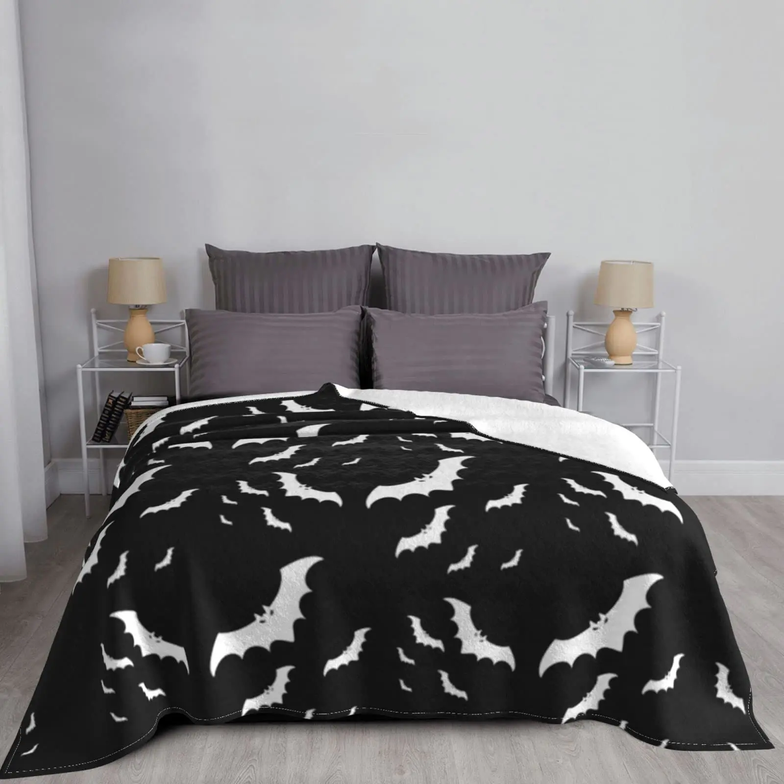 KACISSTY Halloween Gifts Flying Bats Printed Fleece Blanket Flannel Fleece Throw Blankets Soft Lightweight Travel Quilts